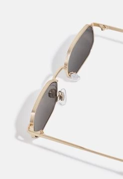Pier One Unisex - Gafas De Sol - Gold-Coloured/Black 8 Pier One Unisex - Gafas De Sol - Gold-Coloured/Black -Pier One Ventas 0d8c4ec208f14201b303a2f772bbaa6f