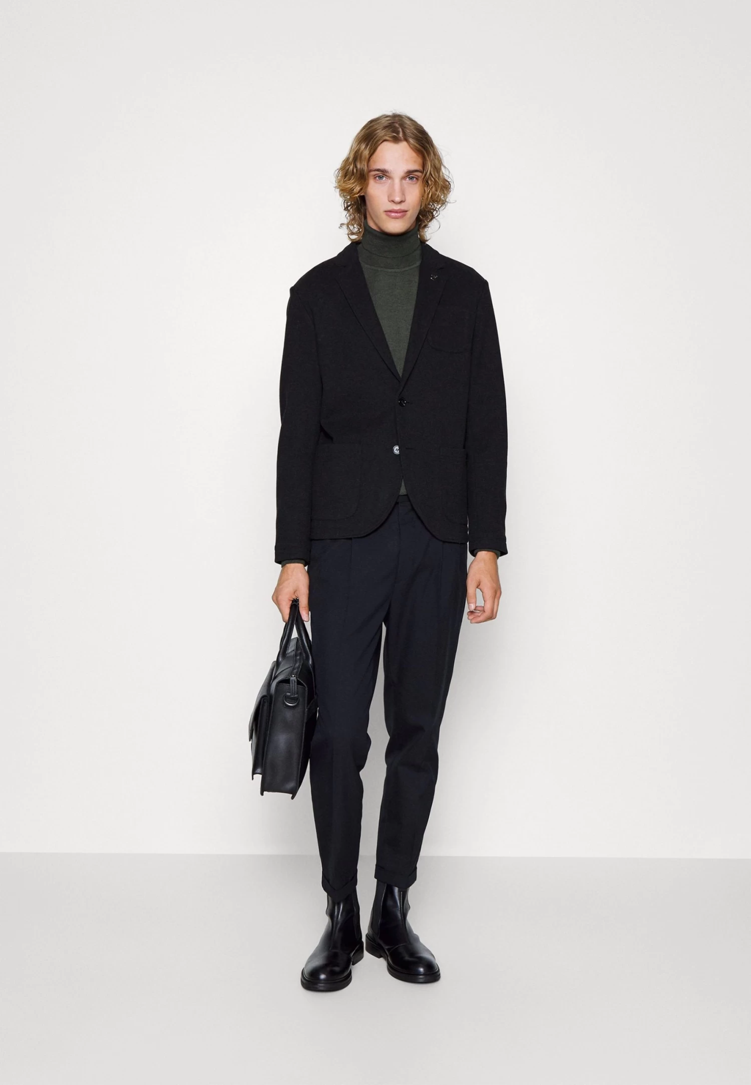 Pier One Americana - Black 4 Pier One Americana - Black - Imagen 2