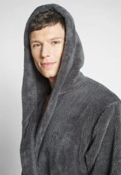 Pier One Albornoz - Dark Gray 11 Pier One Albornoz - Dark Gray -Pier One Ventas d8bc46bac8fa44929b190c5532f01c02