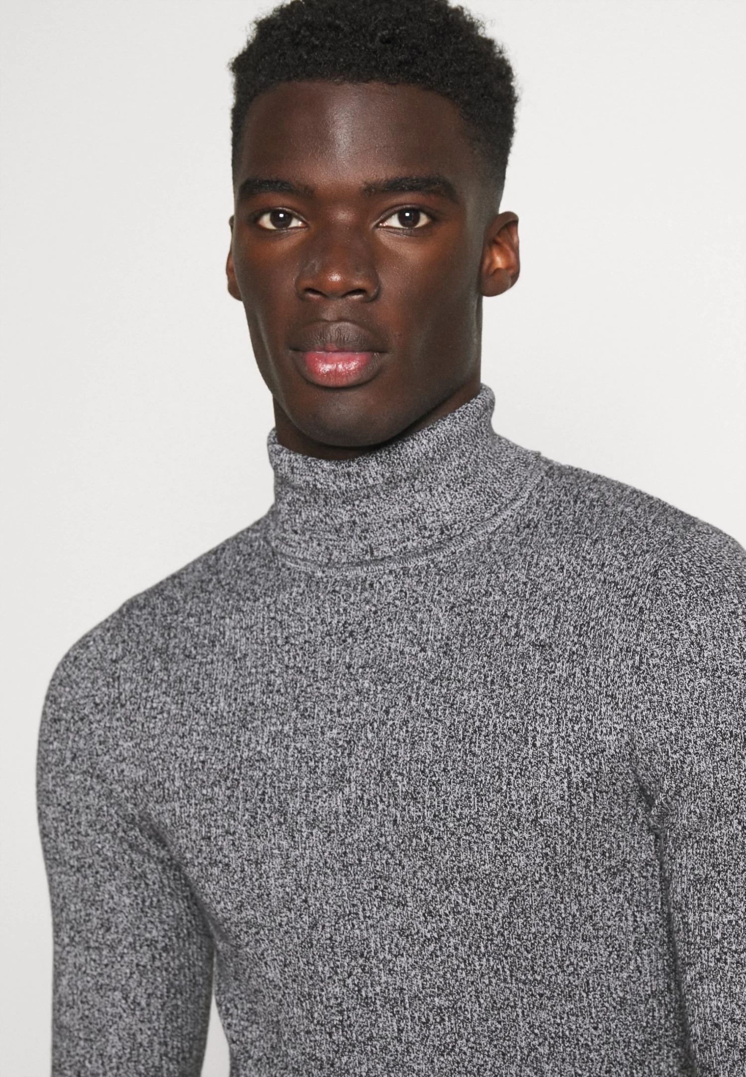 Pier One Muscle Fit Turtle - Jersey De Punto - Mottled Grey 6 Pier One Muscle Fit Turtle - Jersey De Punto - Mottled Grey - Imagen 4